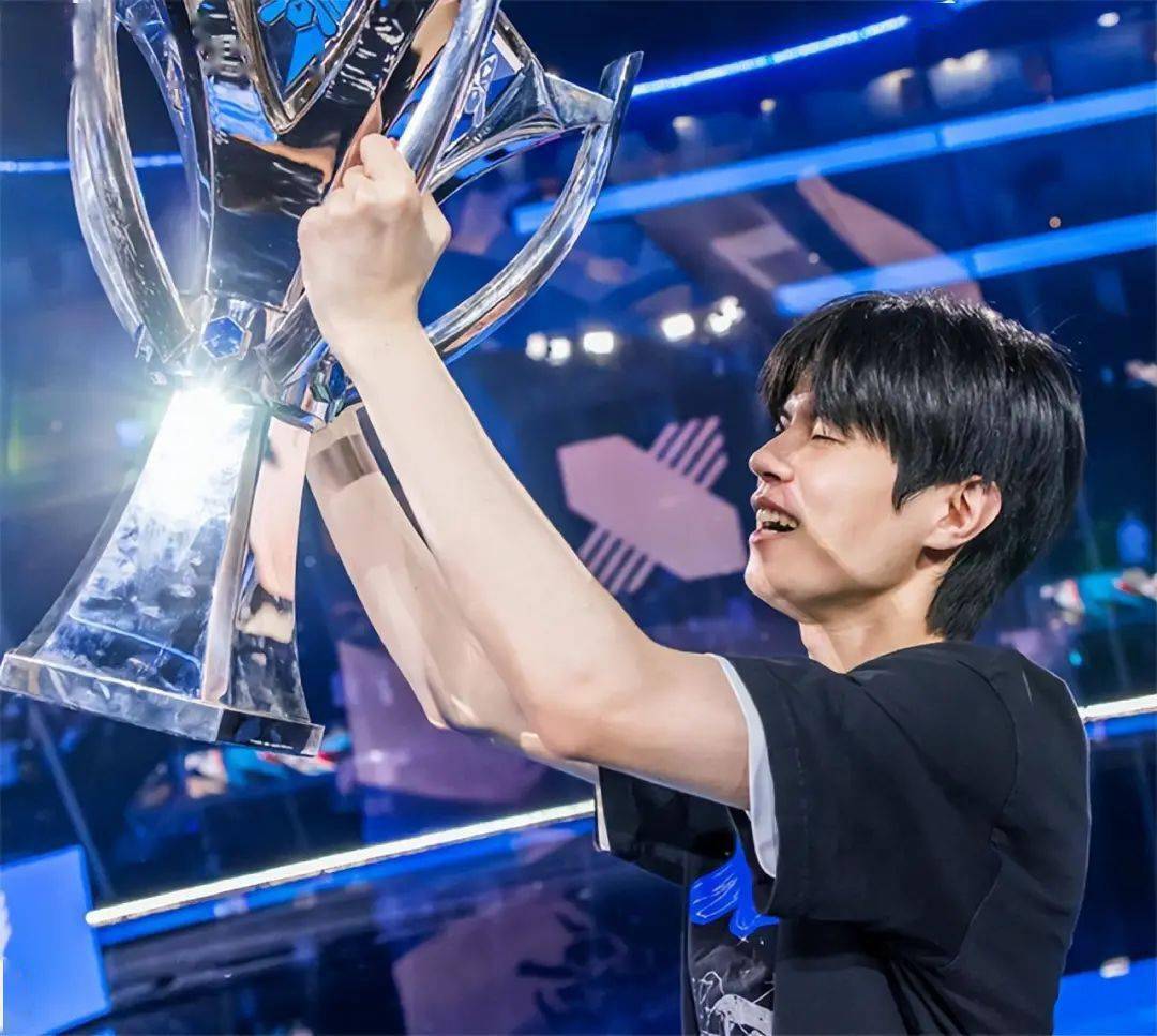 包含100T鏖战DRX,Deft爆发神勇的词条 包含100T鏖战DRX,Deft爆发神勇的词条