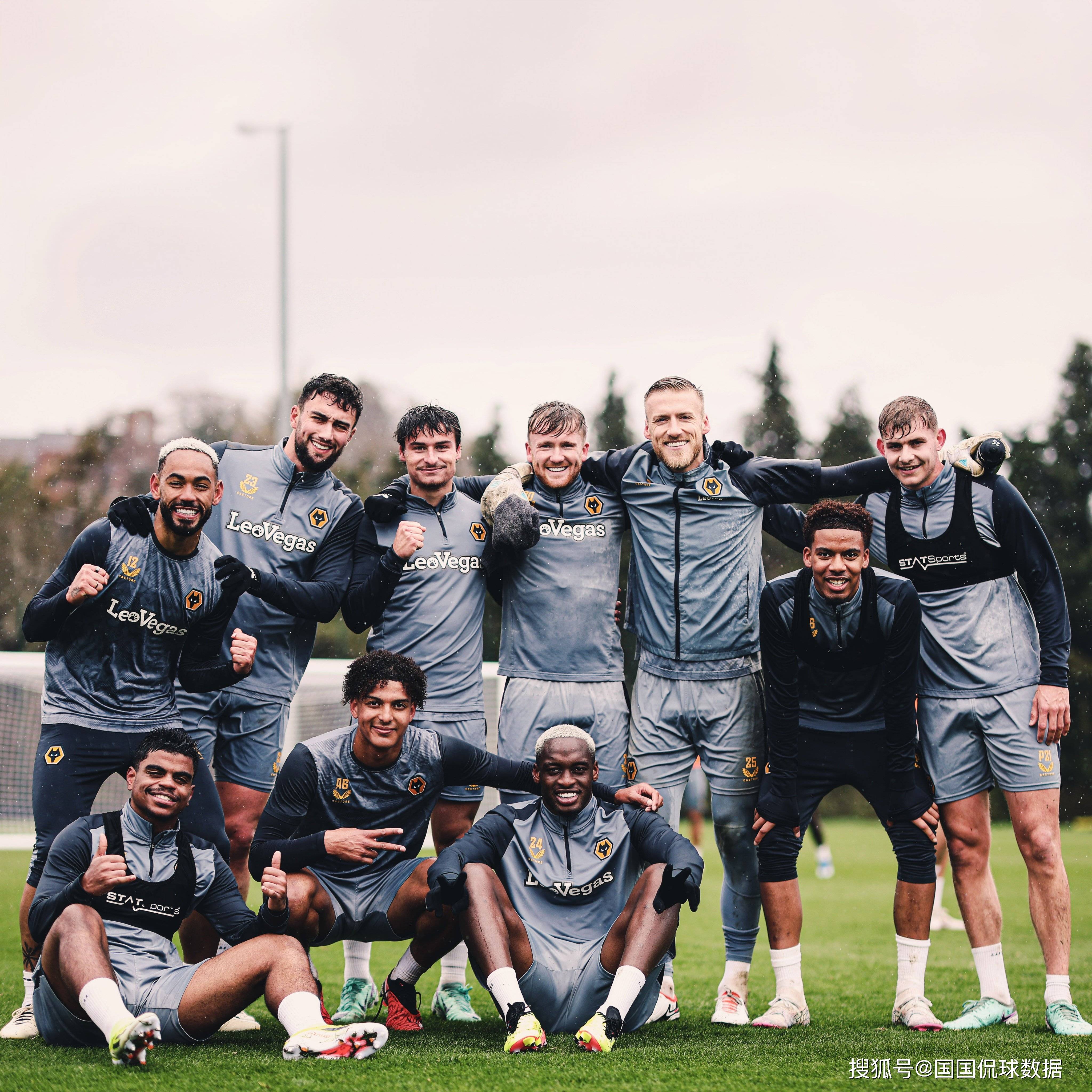 ac米兰-狼队客场比分战胜伯恩利，全取三分的简单介绍