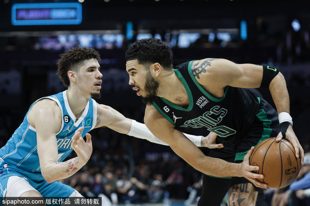 米兰APP下载-佛罗伦萨劲旅逆转胜强敌,继续豪取三分