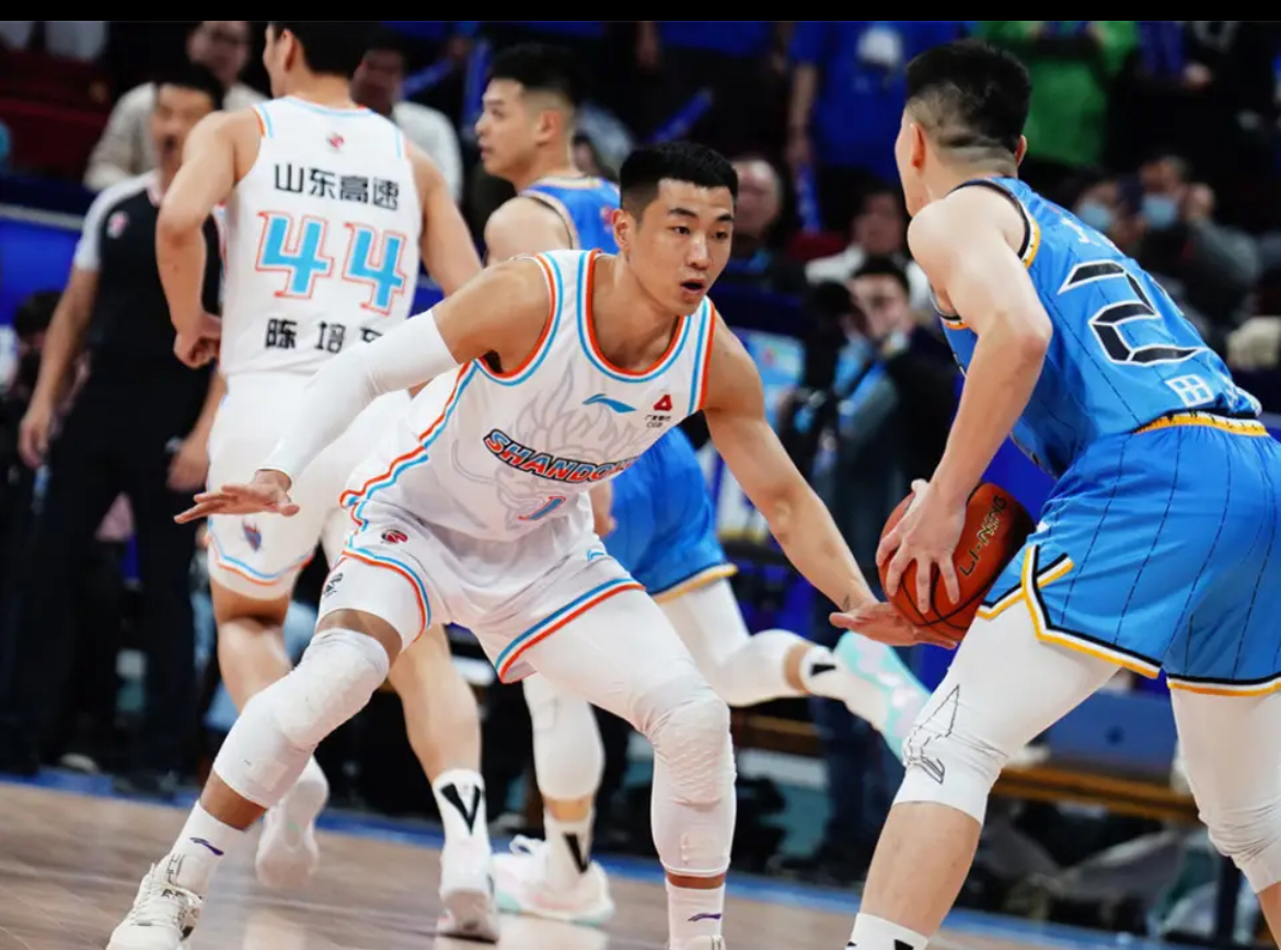米兰体育app-上海男篮主场胜山东，表现抢眼的简单介绍