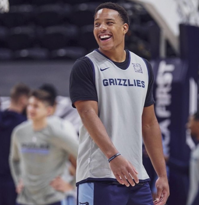 包含昂热逆转蒙彼利埃，豪取三分的词条