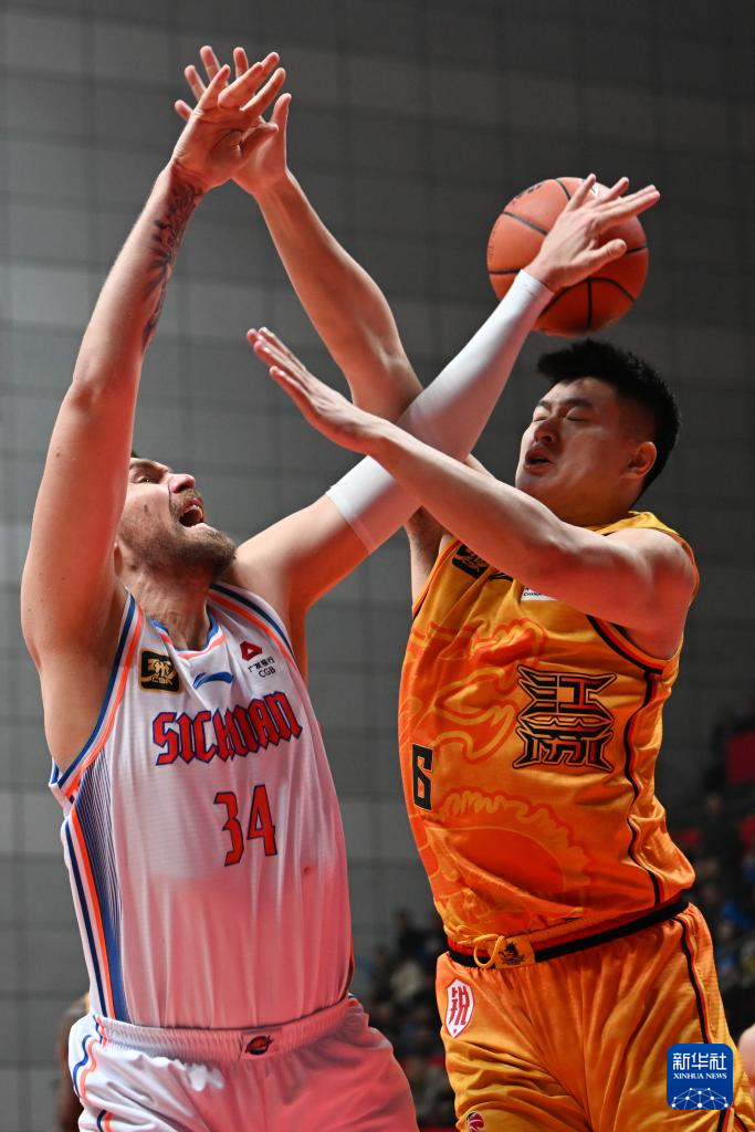 米兰体育app入口-关于江苏肯帝亚全队合力，战胜对手的信息