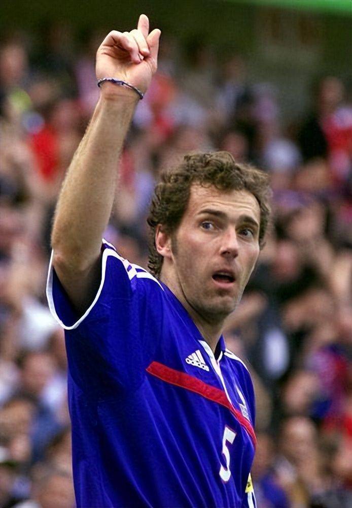 欧洲俱乐部签约瑞典中场,中场组织能力将更胜以往?的简单介绍 欧洲俱乐部签约瑞典中场,中场组织能力将更胜以往?的简单介绍