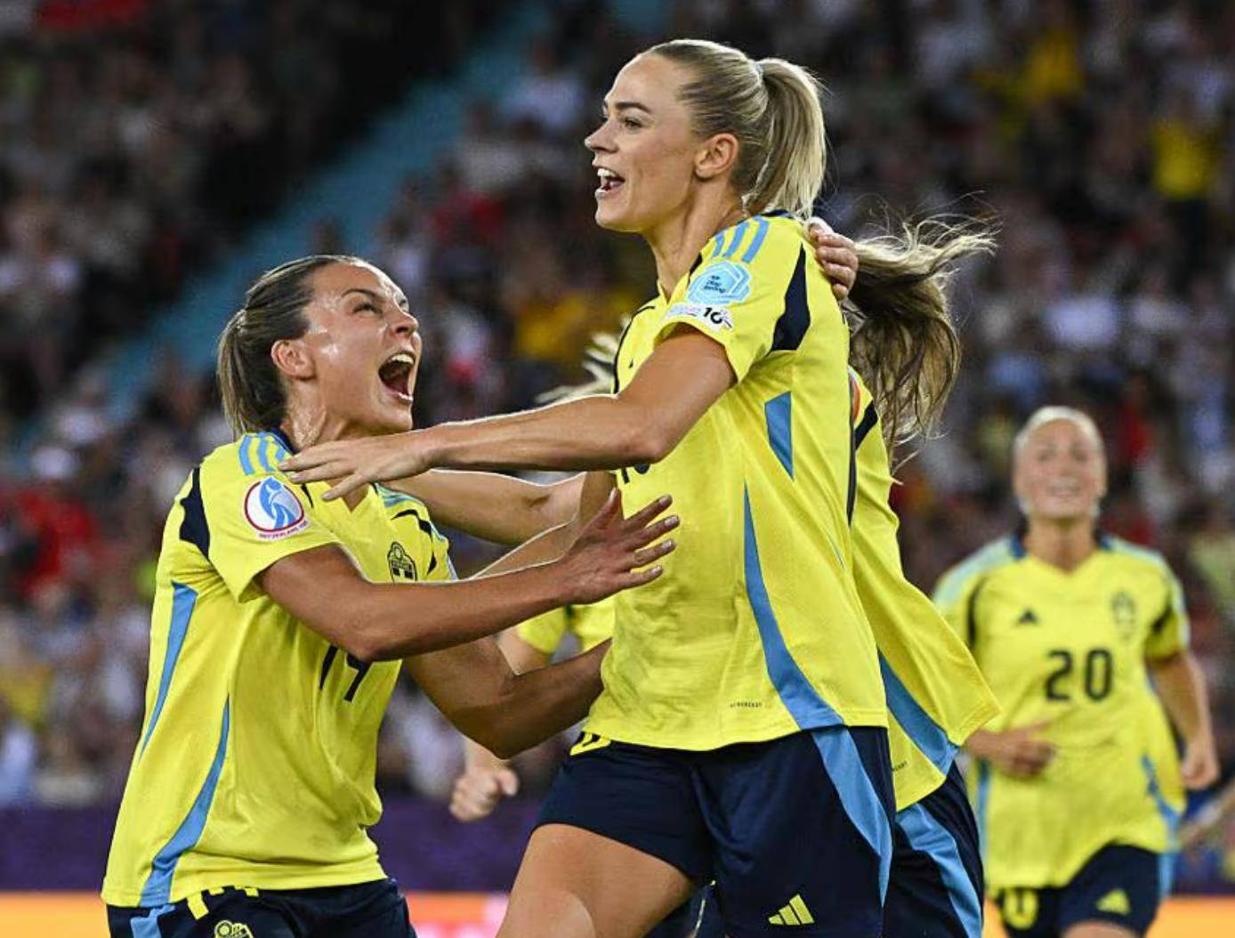 关于瑞典女足队在最近的足球比赛中崭露头角的信息