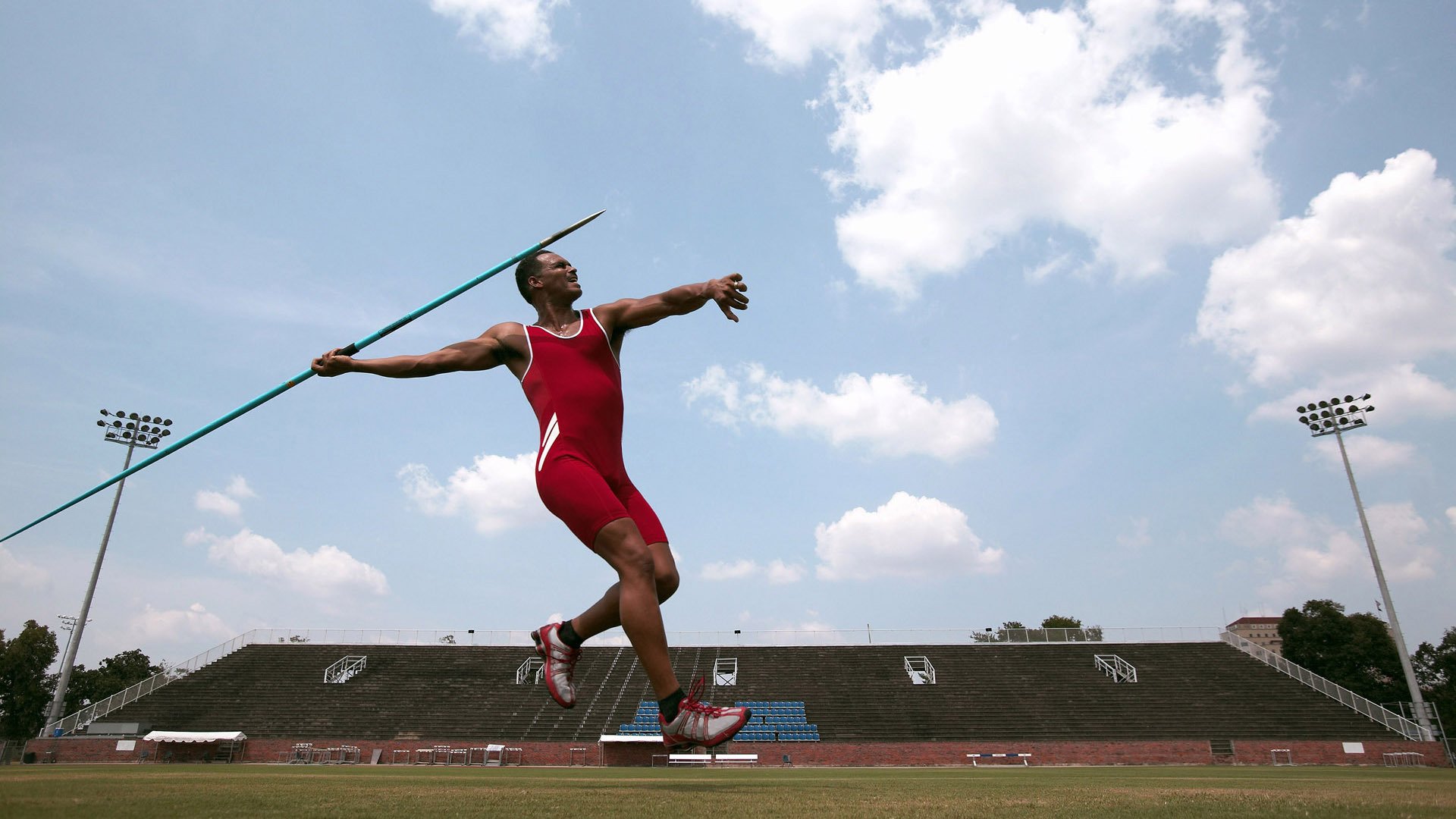 温网鏖战拉沃尔杯，西西帕斯刷新纪录，见证网坛新传奇